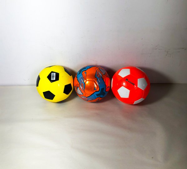 Lote de Tres Pelotas de Fútbol Varios Diseños