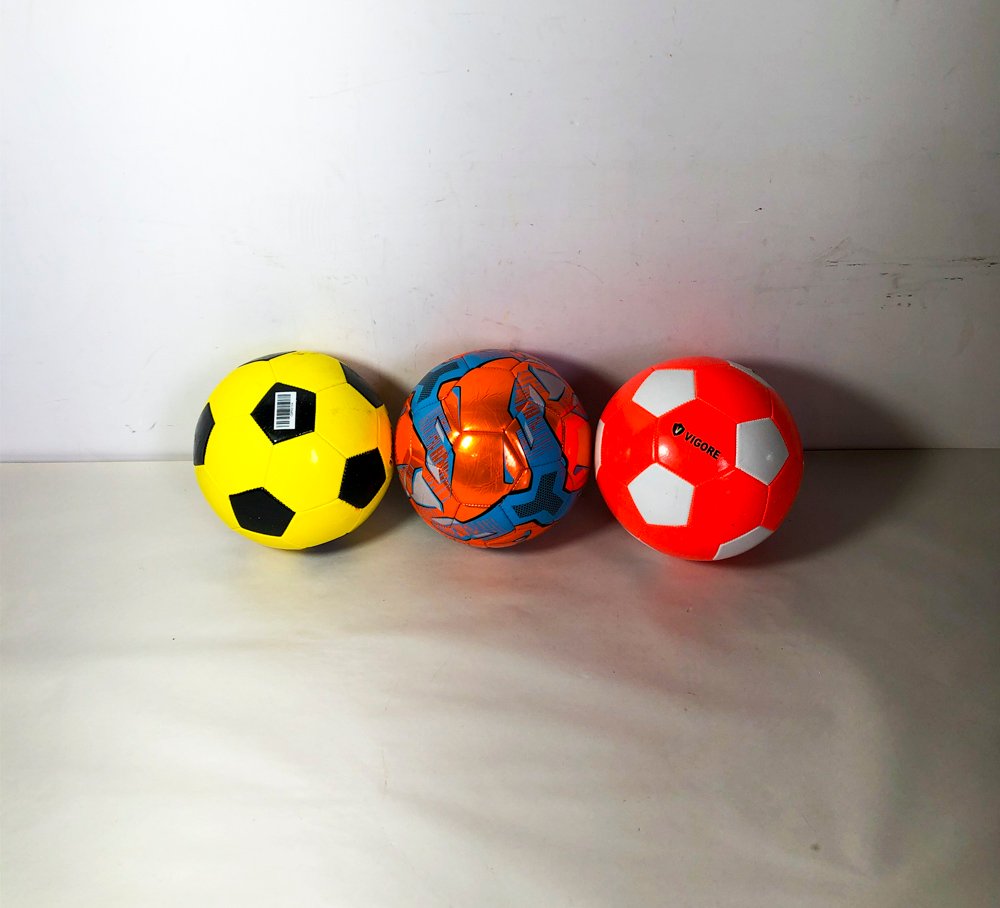 Lote de Tres Pelotas de Fútbol Varios Diseños