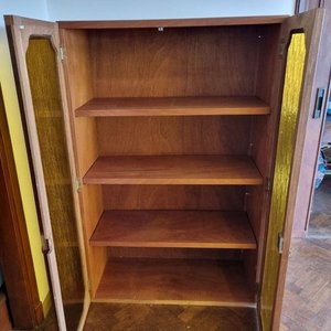 Vitrina Antigua de Madera Maciza con Puertas Vidriadas y Estantes - imagen 4
