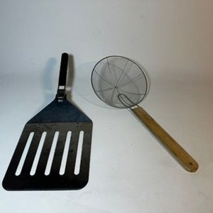 Espátula de Acero Inoxidable y Colador Metálico con Mango de Madera - imagen 2