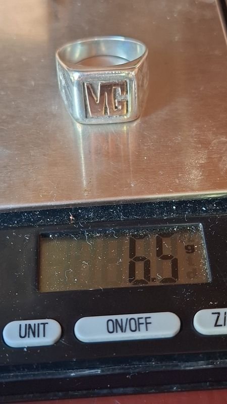 Anillo de plata y oro con iniciales - imagen 3