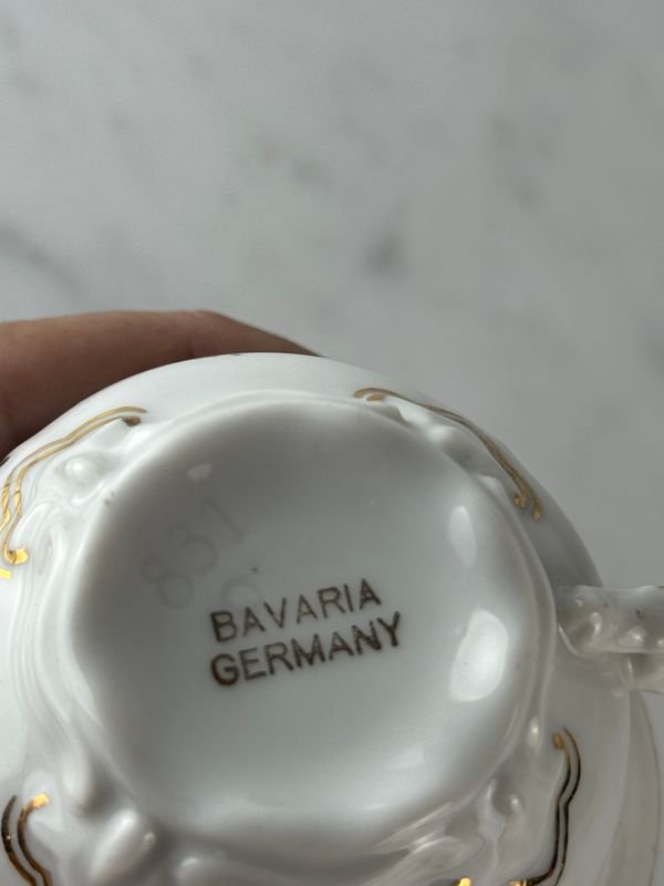 Lote de porcelanas alemanas y japonesas con detalles florales - imagen 13