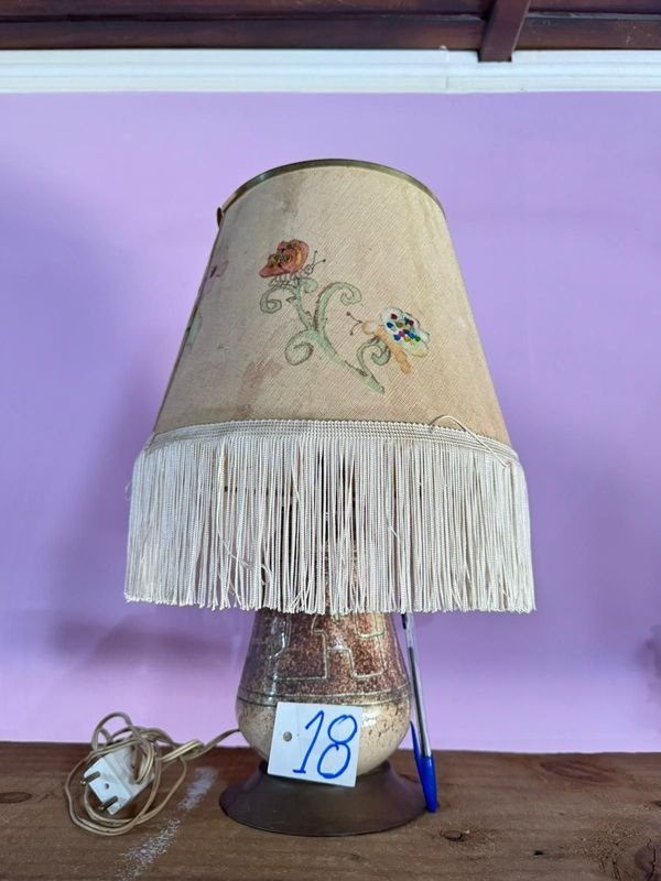 Lámpara de mesa vintage con pantalla - imagen 2