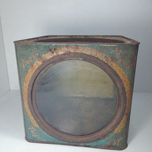 Lote anterior: Lata Vintage de Galletas "El Trigal (SA)" con Ilustraciones de Época