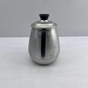Cafetera Antigua de Aluminio con Tapa Negra - imagen 3