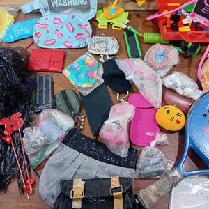 Lote Variado: Muñecas, Accesorios de Moda, Juguetes y Más - imagen 3