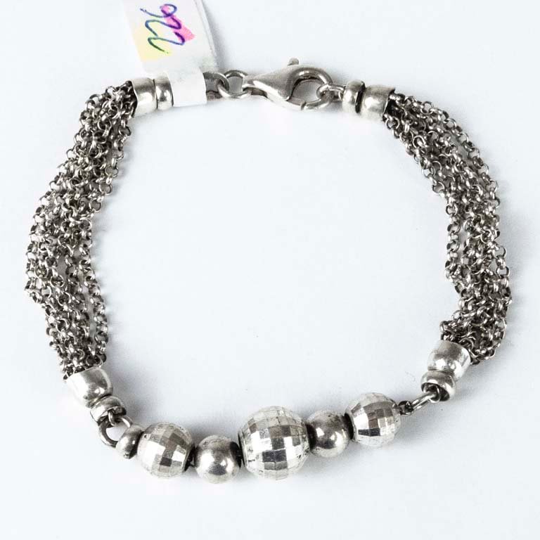 Lote siguiente: Pulsera de plata en excelente estado