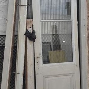 Hoja de Puerta Antigua de Madera con 3 Vidrios y Marco de Pinotea - imagen 2