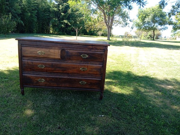 Cómoda de madera, toda de cedro - excelente condición - imagen 2
