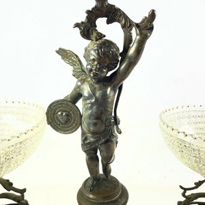 Centro en metal con figura y centros laterales hialinos  41 x 49 (con detalles) - imagen 3
