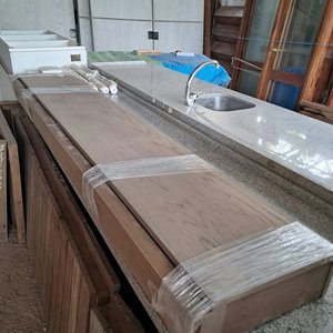 Lote anterior: Cajonero Bajo Mesada de Roble con 4 Cajones