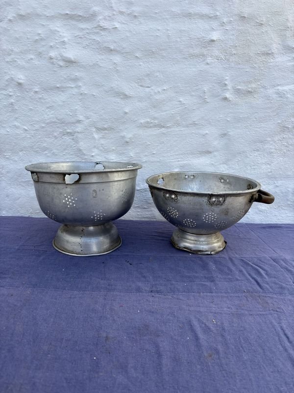 Set de 2 coladores de cocina antiguos - imagen 1