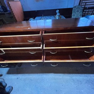 Cómoda de Madera Oscura con 6 Cajones - imagen 2