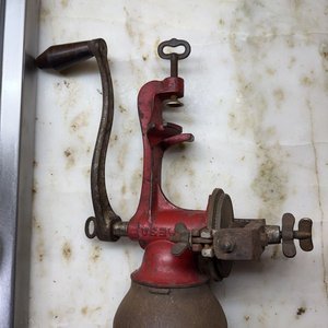Molino Manual Antiguo Maesa de Hierro Fundido Rojo - imagen 3