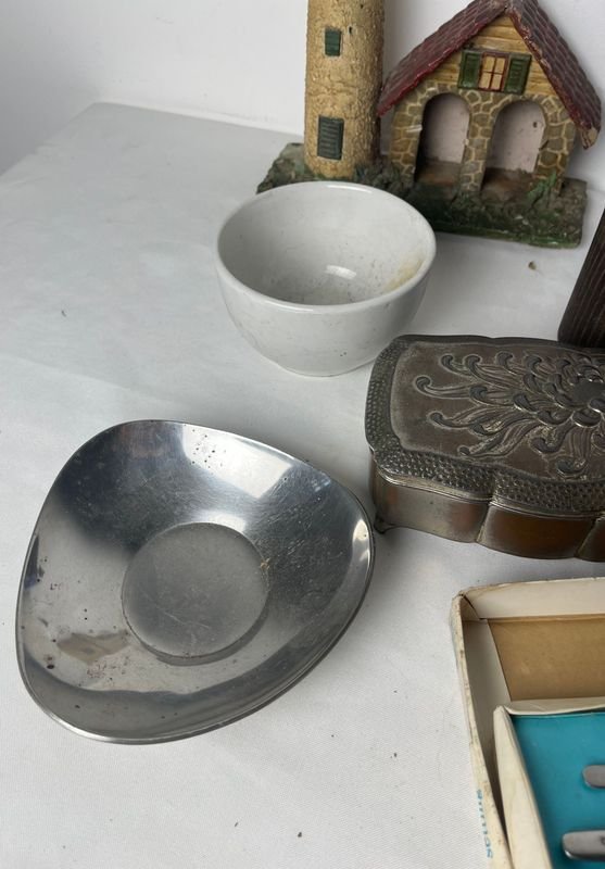 Colección de objetos decorativos y útiles - imagen 6