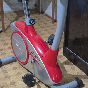 Lote siguiente: Bicicleta Fija Magnética Winner Roja y Gris - Impecable Estado