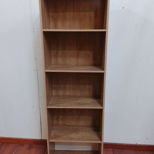 Lote siguiente: Estantería Práctica de Madera con Seis Compartimentos