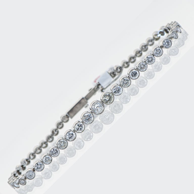 Lote anterior: Pulsera de platino con brillantes 4CT
