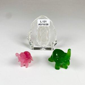 Tres Figuras Decorativas: Elefantes de Piedra y Pisapapeles Religioso de Cristal - imagen 2