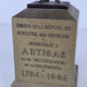 Antigua Alcancía Homenaje a Artigas del Banco de la República Oriental del Uruguay - imagen 3