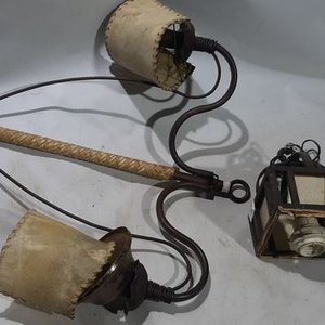 Apliques Colgantes de Hierro Macizo: Uno de 2 Picos y Uno Cuadrado - imagen 1