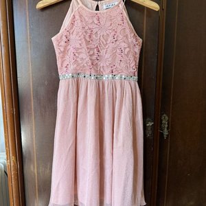 Vestido Rosa Empolvado IEFIEL Talla 10 con Encaje y Pedrería - imagen 8
