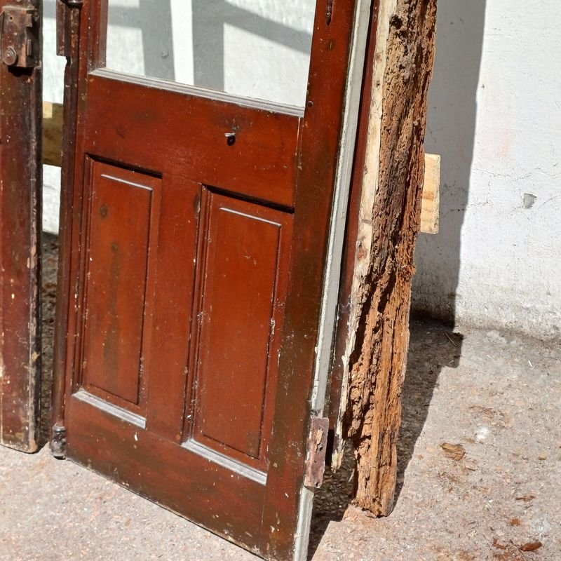 Puerta de cedro con vidrio y marco, excelente condición - imagen 4