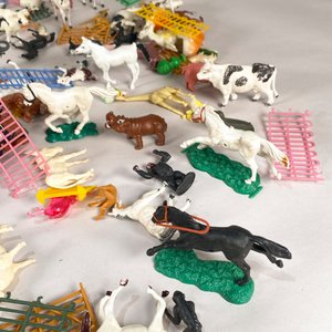 Colección de Animales de Granja y Zoo en Miniatura con Accesorios - imagen 2