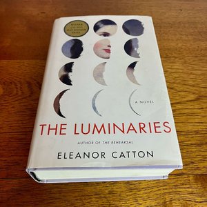 Libro "The Luminaries" de Eleanor Catton, Ganador Premio Booker - imagen 1