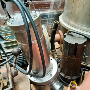2 Bombas de Agua Sumergibles Trifásicas y Llave de Encendido - imagen 2