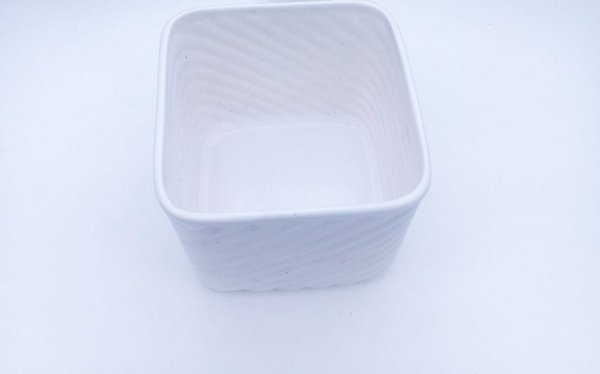 Maceta grande de porcelana con textura ondulada - imagen 1