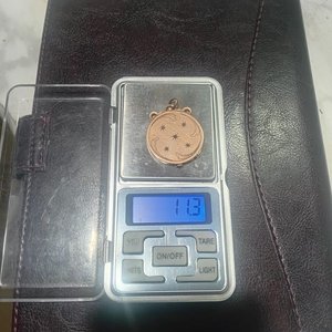 Lote de Piezas de Oro y Enchapados: Dijes, Gemelos y Aro - imagen 2