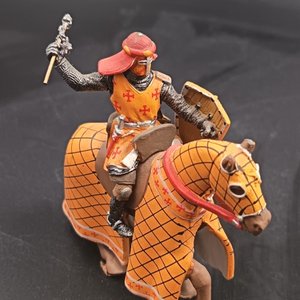 Lote siguiente: Figura de Caballero Medieval a Caballo "Del Prado"