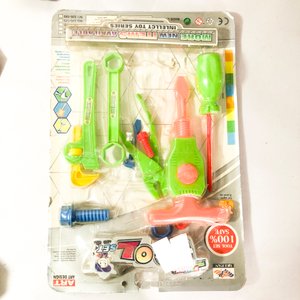 Lote de Juguetes: Muñecas, Auto RC, Pistola de Agua, Herramientas y Avión - imagen 4