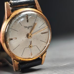 Lote siguiente: Reloj Suizo Vintage "Hagen" Enchapado en Oro con Malla de Cuero