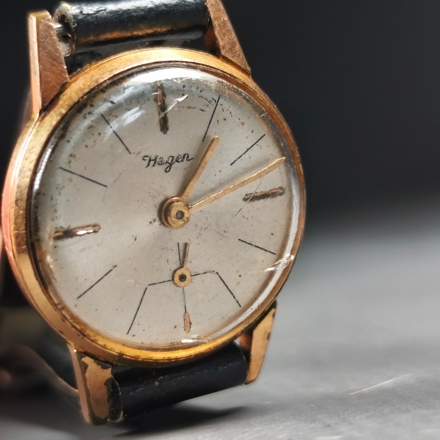 Reloj Suizo Vintage "Hagen" Enchapado en Oro con Malla de Cuero