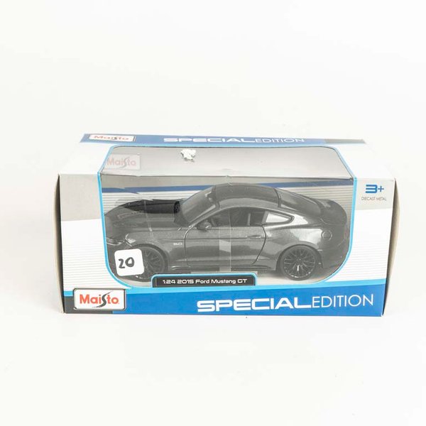 Auto Ford Mustang GT 2015 escala 1/24 colección Maisto, en su caja original. - imagen 1