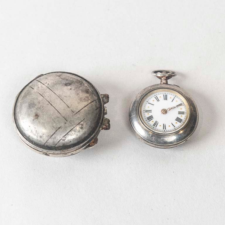 Dos Relojes de Bolsillo de Plata Antiguos