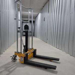 Apilador Hidráulico Manual Wesco PJ4120N con Capacidad 400kg - imagen 3