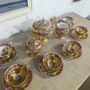 Juego de Té Checoslovaco Rococó en Porcelana: Tetera, Azucarero, Lechera y 6 Tazas con Platillos - imagen 7