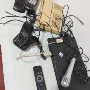 DVD con control, teléfonos y micrófono - imagen 3