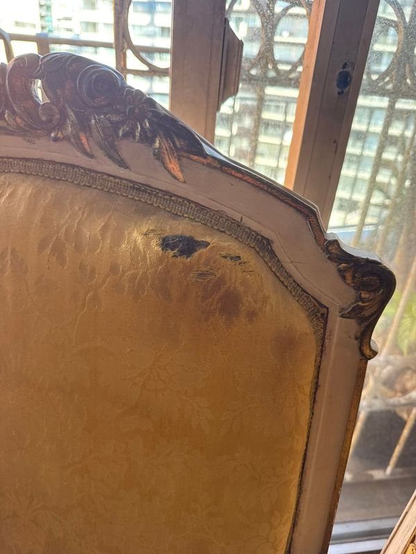 Sillones franceses de un cuerpo con detalles en el tapizado - imagen 11
