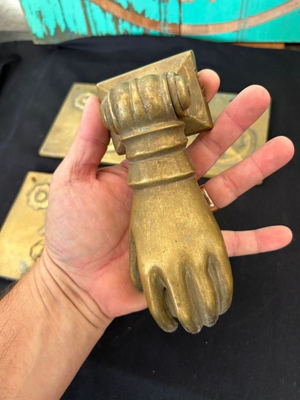 Mosaicos de bronce antiguos y llamador en buen tamaño - imagen 1