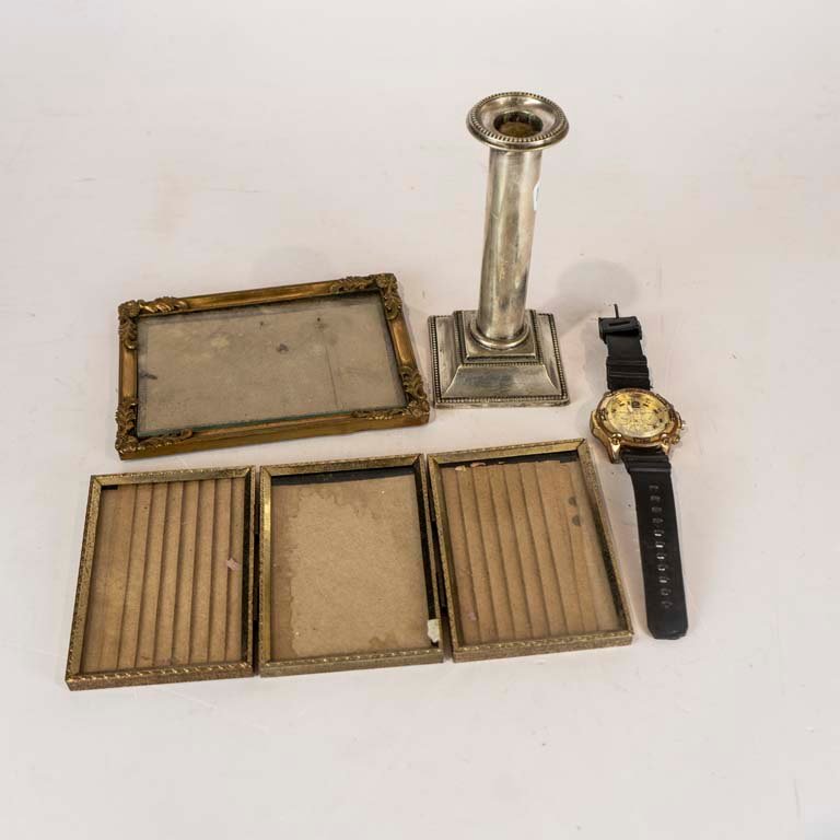 Lote siguiente: Colección de arte y reloj de plata