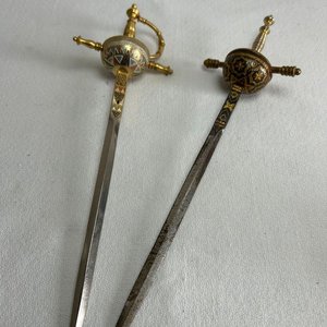 Dos Abrecartas Estilo Español con Detalles Dorados y Esmaltados - imagen 2