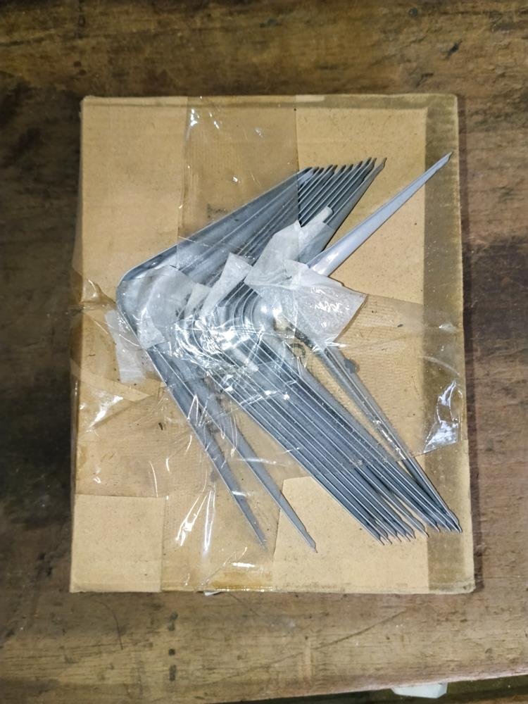 60 Ménsulas Metálicas para Estantería 4x5 Pulgadas