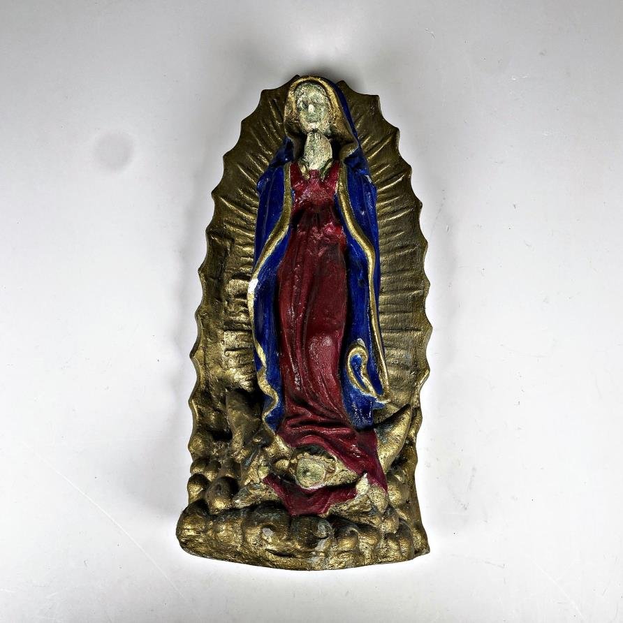 Figura Religiosa Virgen de Guadalupe Pintada, Base Dorada