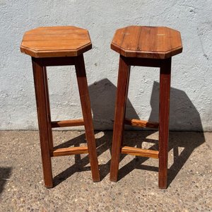 Lote anterior: Juego de 2 Taburetes Altos de Madera Rústica