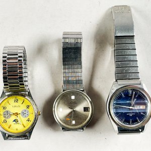 Tres Relojes de Pulsera con Malla Metálica - imagen 3