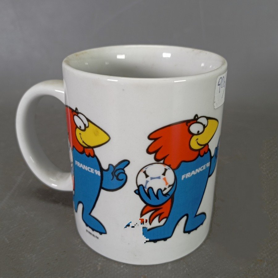 Lote siguiente: Taza oficial de FRANCIA 98 en muy buen estado
